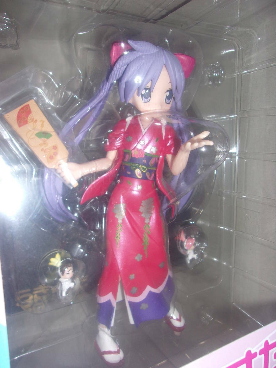 kagami hiiragi figure