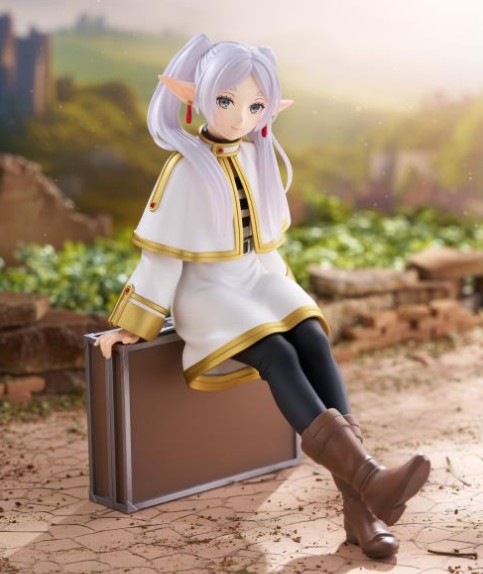 Frieren Figure with Luggage, Desktop Cute, Frieren: Beyond Journeys End, Taito